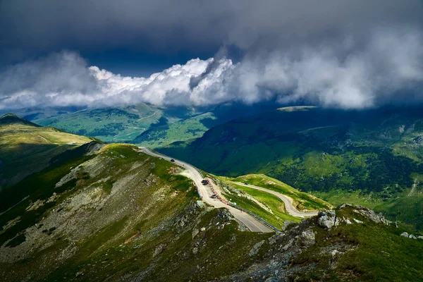 高山上高空蜿蜒的道路 — 图库照片