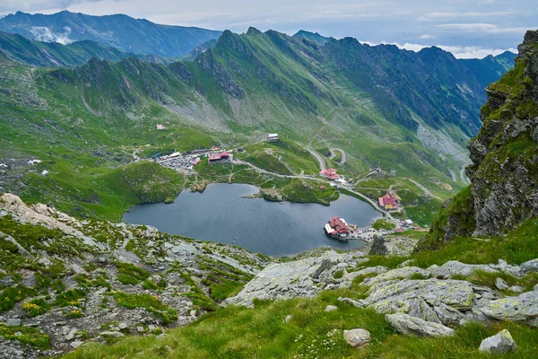 Gletsjermeer Hoge Rotsachtige Bergen — Stockfoto