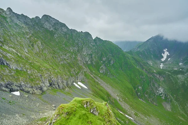 Mountainous Landscape Cloudy Misty Summer Day — Stock Photo, Image