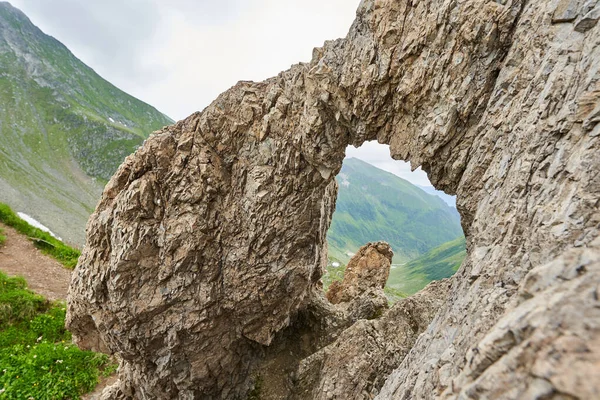 Draken Venster Rotsboog Een Natuurlijk Fenomeen Rotsachtige Bergen — Stockfoto