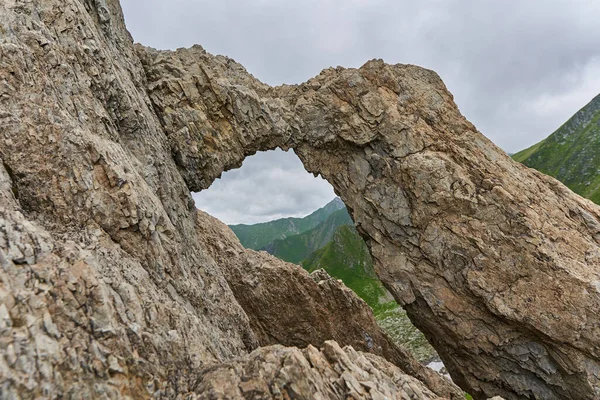 Dragons Fönster Rock Båge Ett Naturligt Fenomen Steniga Bergen — Stockfoto