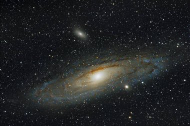 Andromeda Galaksisi, 840 mm ekvatoral atlı.