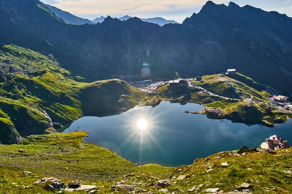 Lago Glaciale Nelle Alte Montagne Rocciose — Foto Stock