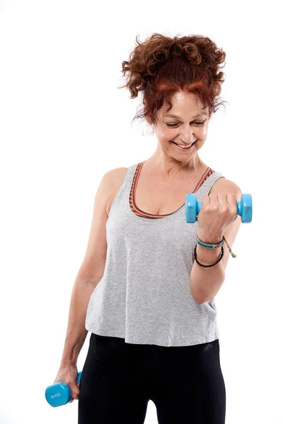 Senior Vrouw Aan Het Trainen Een Fitness Klas — Stockfoto