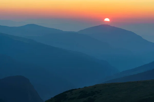 美丽的风景 山中日出 — 图库照片