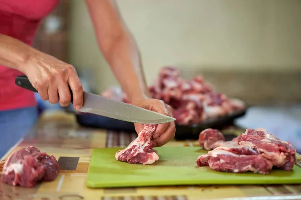 Kezei Marhahúst Vágnak Otthon Készítik Húst — Stock Fotó