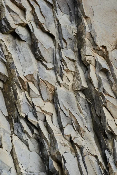 Terk Edilmiş Bir Taş Ocağında Jeolojik Katmanlarda Çeşitli Kaya Oluşumları — Stok fotoğraf