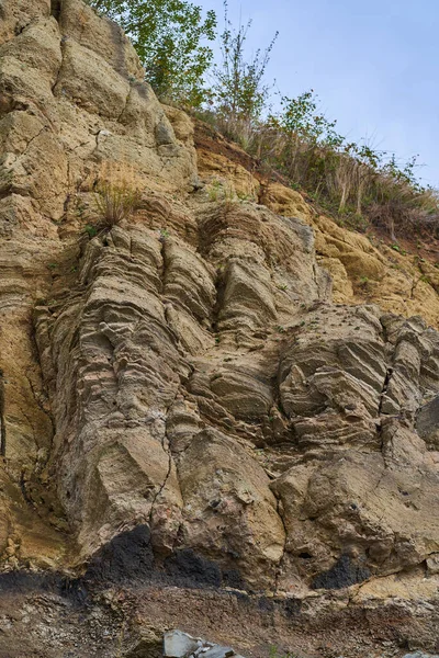 Várias Formações Rochosas Camadas Geológicas Numa Pedreira Abandonada — Fotografia de Stock