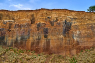 Volkanik oluşumlar 10 milyon yıldır sönmüş bir volkanın kalderasından.