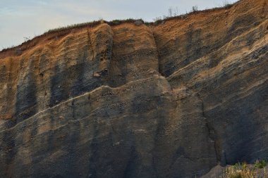 Sönmüş bir volkanın kalderasının içinde - bazalt, dross ve diğer volkanik oluşumlar
