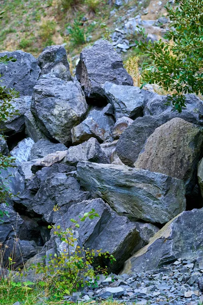 Enormes Formações Rochosas Uma Trilha Caminhada Nas Montanhas — Fotografia de Stock
