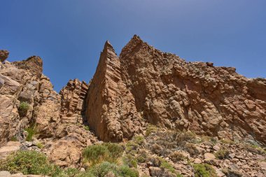 Roques de Garcia 'daki aşınmış volkanik kaya oluşumlarının manzarası 