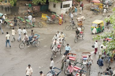 Eski Delhi, Hindistan - 10 Temmuz 2007: kalabalık sokaklarında eski Delhi Hindistan.