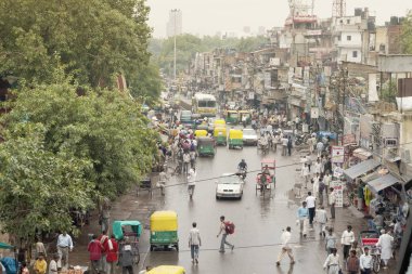 Eski Delhi, Hindistan - 10 Temmuz 2007: kalabalık sokaklarında eski Delhi Hindistan.