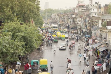 Eski Delhi, Hindistan - 10 Temmuz 2007: kalabalık sokaklarında eski Delhi Hindistan.