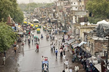 Eski Delhi, Hindistan - 10 Temmuz 2007: kalabalık sokaklarında eski Delhi Hindistan.