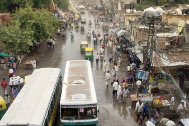 Eski Delhi, Hindistan - 10 Temmuz 2007: kalabalık sokaklarında eski Delhi Hindistan.