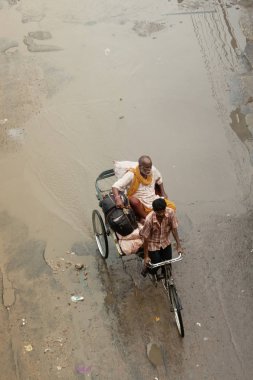 Eski Delhi, Hindistan - 10 Temmuz 2007: kalabalık sokaklarında eski Delhi Hindistan.