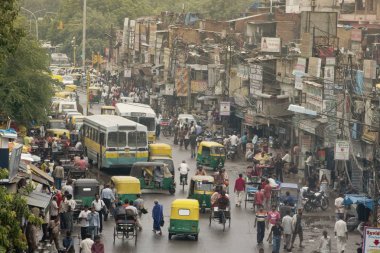 Eski Delhi, Hindistan - 10 Temmuz 2007: kalabalık sokaklarında eski Delhi Hindistan.