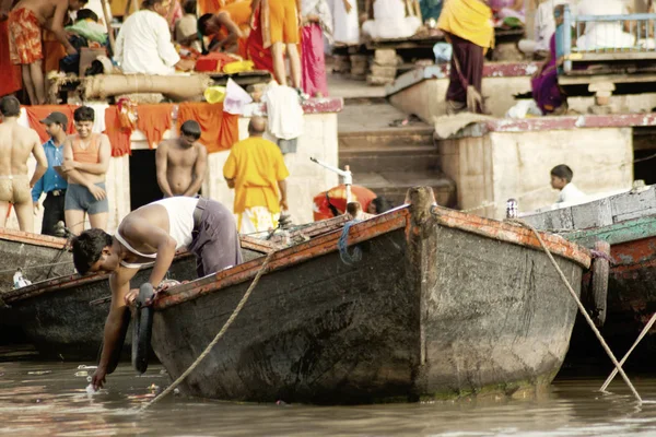 Varanasi Uttar Pradesh Hindistan Temmuz 2007 Banyo Ritüel Kutsal Ganj — Stok fotoğraf