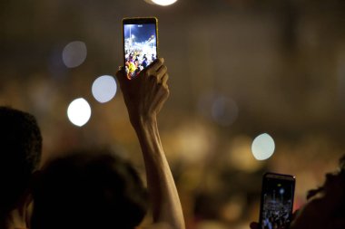Varanasi, Uttar Pradesh, Hindistan - 6 Temmuz 2018: Ganga Aarti töreninde Dasashvamedh Ghat bin namazı ile her evenning.