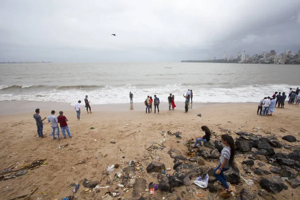 Мумбай Индия Июля 2018 Года Грязный Пляж Мумбаи Время Дождей — стоковое фото