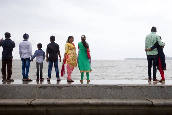 Mumbai Índia Julho 2018 Pessoas Não Identificadas Visitam Passeio Marítimo — Fotografia de Stock