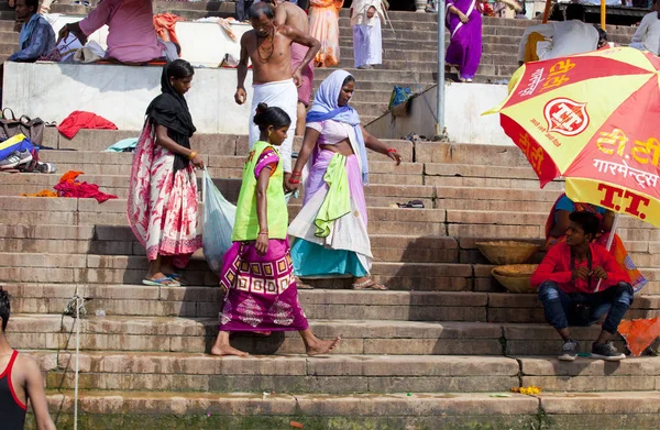 Varanasi Uttar Pradesh Hindistan Temmuz 2018 Ritüel Banyo Nehre Ganga — Stok fotoğraf