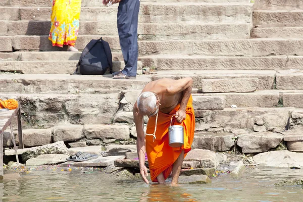 Варанасі Уттар Прадеш Індія Липня 2018 Невідомі Паломників Беручи Ритуальних — стокове фото
