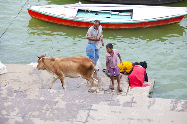 Varanasi Uttar Pradesh Hindistan Temmuz 2018 Ritüel Banyo Nehre Ganga — Stok fotoğraf