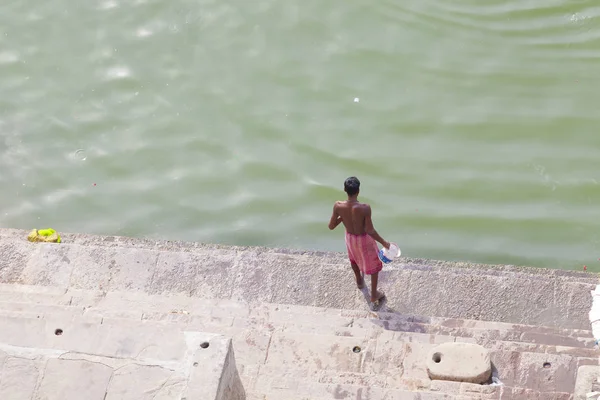 Varanasi Uttar Pradesh Indien Juli 2018 Unbekannte Pilger Nehmen Frühen — Stockfoto