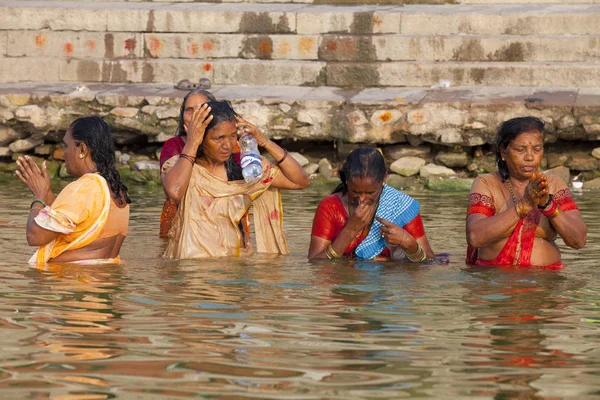 Varanasi Uttar Pradesh India Juli 2018 Unidentified Pelgrims Nemen Ritueel — Stockfoto