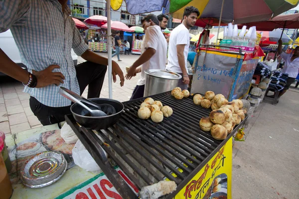 New Delhi India Juli 2018 Uitzicht Drukke Straat Met Riksja — Stockfoto