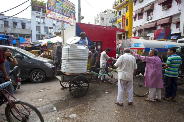 Yeni Delhi Hindistan Temmuz 2018 Rickshaws Motosiklet Kalabalık Sokak Trafik — Stok fotoğraf