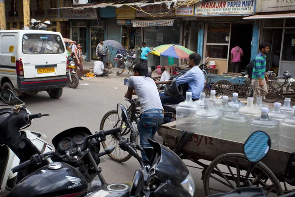 Nueva Delhi India Julio 2018 Vista Calle Llena Gente Con — Foto de Stock