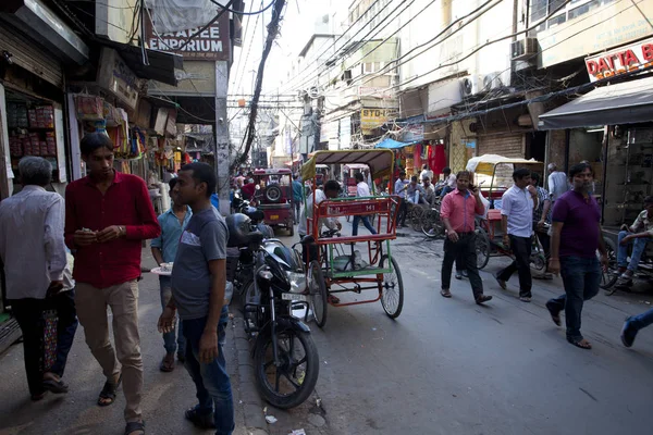 Nuova Delhi India Luglio 2018 Vista Sulla Strada Affollata Con — Foto Stock