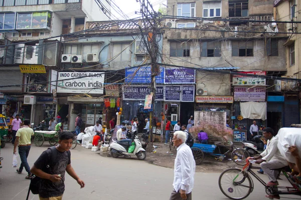 Nueva Delhi India Julio 2018 Vista Calle Llena Gente Con — Foto de Stock