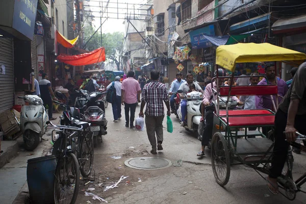 Nueva Delhi India Julio 2018 Vista Calle Llena Gente Con — Foto de Stock