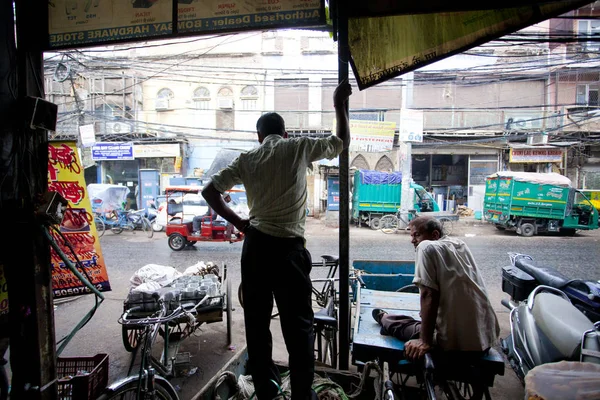 Nuova Delhi India Luglio 2018 Vista Sulla Strada Affollata Con — Foto Stock
