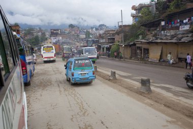 Katmandu, Nepal - 13 Temmuz 2018: Popüler renkli kamyon Nepal stili dekore edilmiştir. Kamyon taşıma nakliye şehirler Nepal arasında en popüler türüdür.