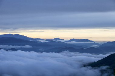 Nagarkot, Nepal gündoğumu. Himalaya Dağları görünümü.