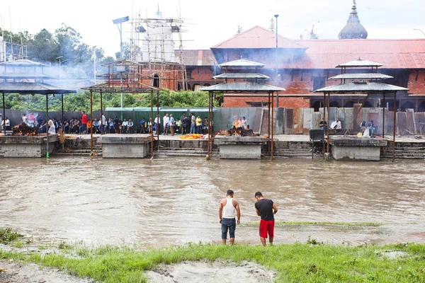 Kathmandu Nepal Juillet 2018 Temple Crématorium Pashupatinath Les Gens Croient — Photo