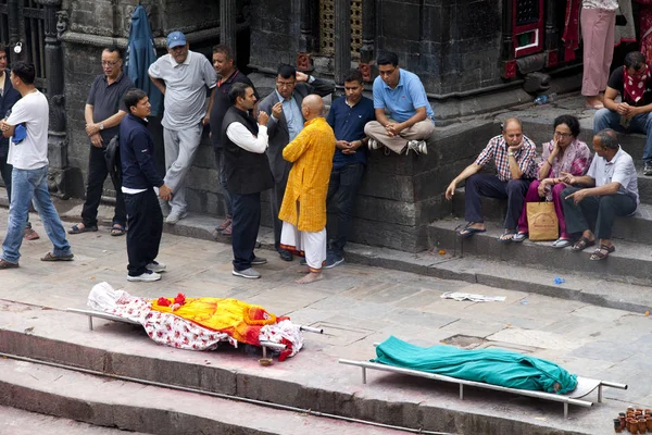 Kathmandu Nepal Июля 2018 Года Temple Crematorium Pashupatinath Люди Верят — стоковое фото