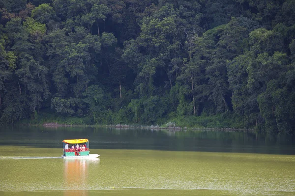 Malá Dřevěná Loď Jezera Phewa Pokhara Nepál — Stock fotografie