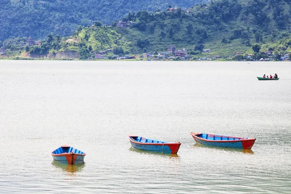 Pequeños Barcos Madera Lago Phewa Pokhara Nepal — Foto de Stock