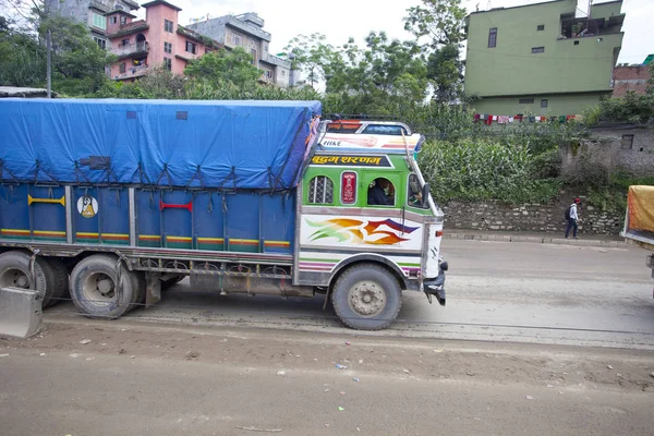 Kathmandu Nepal Juli 2018 Populära Färgglada Lastbilar Inredda Nepalesiska Stil — Stockfoto