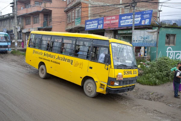 Kathmandu Nepal Lipca 2018 Popularne Ciężarówki Kolorowe Urządzone Nepalska Stylu — Zdjęcie stockowe