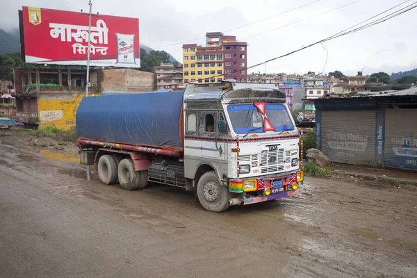 Kathmandu Nepal Juli 2018 Populära Färgglada Lastbilar Inredda Nepalesiska Stil — Stockfoto