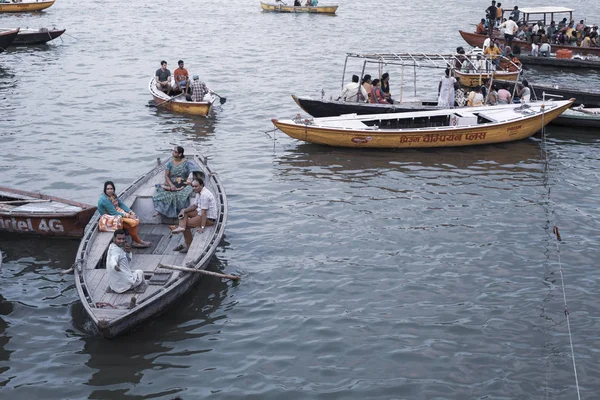 Varanasi Uttar Pradesh India Luglio 2018 Pellegrini Che Fanno Bagno — Foto Stock