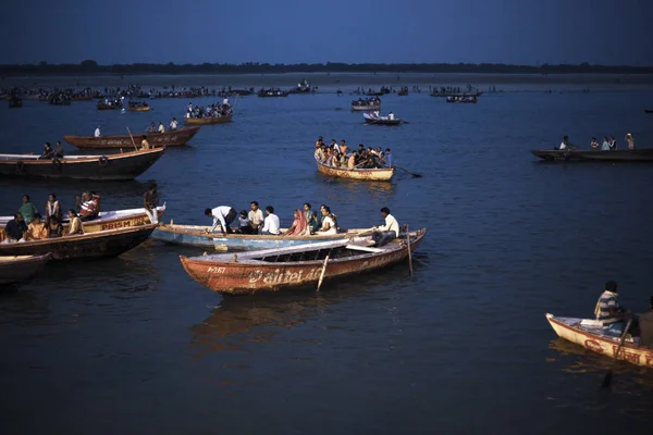 Varanasi Uttar Pradesh India Luglio 2018 Vecchie Barche Legno Ormeggiate — Foto Stock